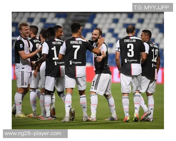 意甲激战：里昂与尤文图斯平局后点球大战引发全场热潮战术分析揭秘