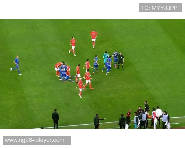 中超惊现冷门切尔西大胜里昂红牌事件引发全场热议